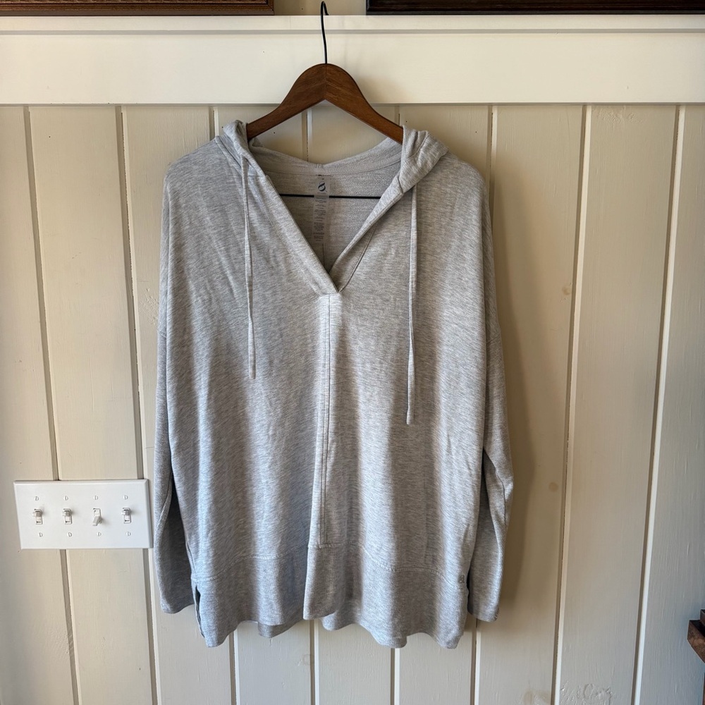 Lou & Grey Light Gray Women's Hoodie Top, Size Medium, Like New